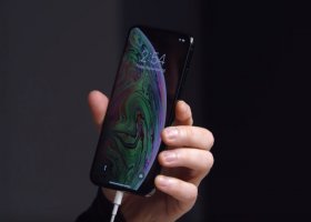 蘋果iPhone XS再爆“充電門”：熄屏無(wú)法充電